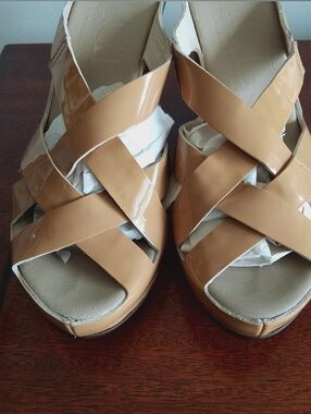 Gorgeous AGL Nude Platform Leather Sandals Women 38.5